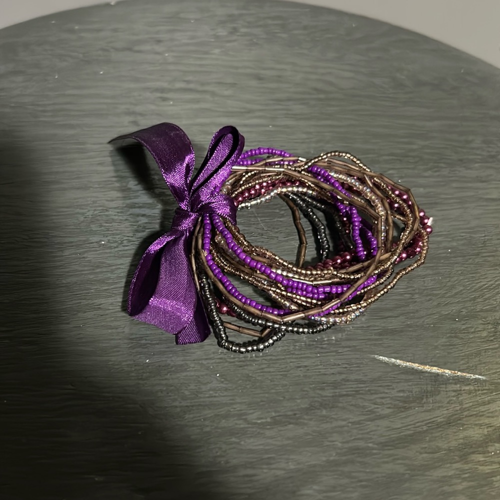 Vintage Y2K 90’s  beaded purple stretch bracelet